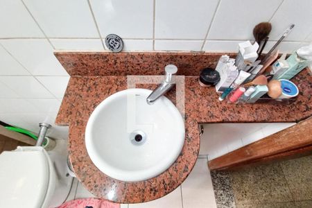 Casa à venda com 167m², 4 quartos e 2 vagas Casa à venda com 167m², 4 quartos e 2 vagasBanheiro 1