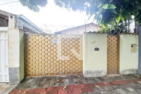 Casa à venda com 167m², 4 quartos e 2 vagas Casa à venda com 167m², 4 quartos e 2 vagasFachada