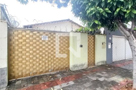 Casa à venda com 167m², 4 quartos e 2 vagas Casa à venda com 167m², 4 quartos e 2 vagasFachada