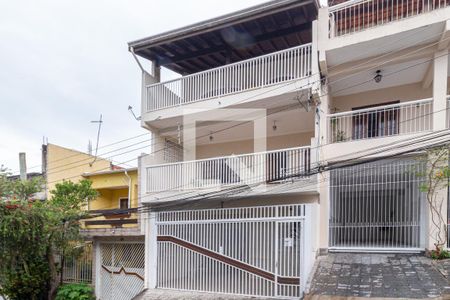 Casa à venda com 270m², 4 quartos e 1 vaga Casa à venda com 270m², 4 quartos e 1 vagaFachada