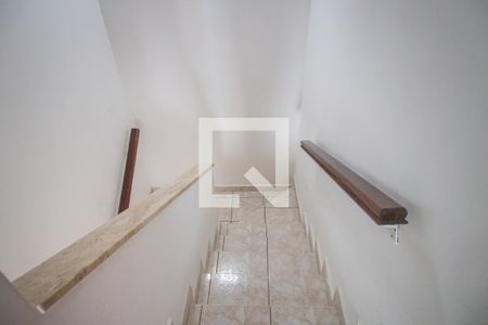 Escadas de casa de condomínio para alugar com 3 quartos, 152m² em Jardim Enseada, Guarujá