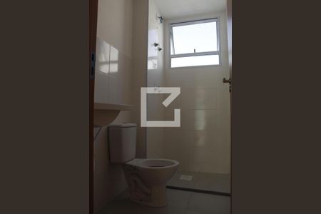 Banheiro de apartamento para alugar com 2 quartos, 38m² em Jansen, Gravataí