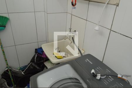Casa de condomínio à venda com 65m², 2 quartos e 1 vagaÁrea de Serviço