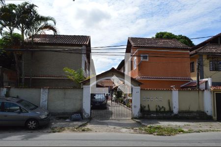 Casa de condomínio à venda com 65m², 2 quartos e 1 vagaFachada 