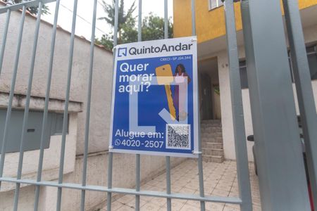 Casa para alugar com 80m², 2 quartos e 1 vaga Casa para alugar com 80m², 2 quartos e 1 vagaFachada