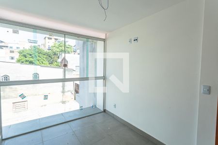 Suíte de apartamento à venda com 2 quartos, 111m² em Cachoeirinha, Belo Horizonte