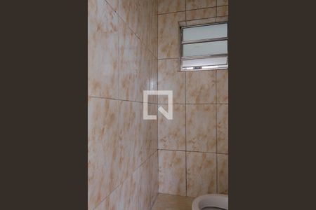 Banheiro de casa de condomínio para alugar com 1 quarto, 17m² em Taboão, São Bernardo do Campo