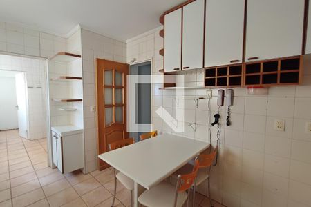 Apartamento à venda com 131m², 3 quartos e 2 vagasCozinha