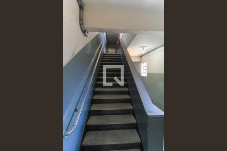 Apartamento à venda com 67m², 1 quarto e sem vaga Apartamento à venda com 67m², 1 quarto e sem vagaEscada