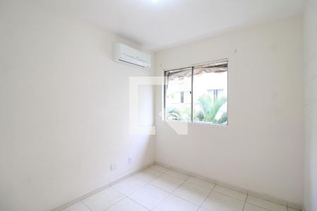 Quarto 1 de apartamento para alugar com 2 quartos, 55m² em Freguesia de Jacarepaguá, Rio de Janeiro