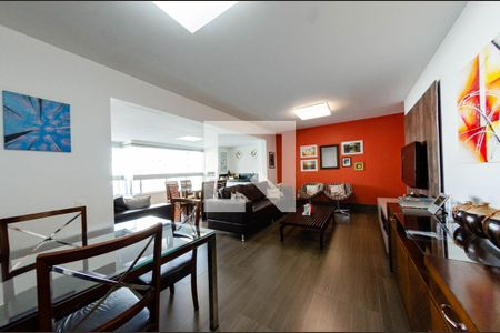 Apartamento à venda com 160m², 4 quartos e 3 vagasSala