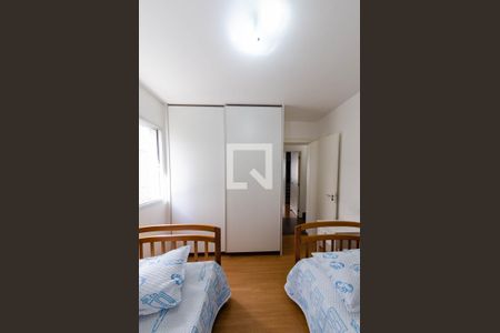 Apartamento à venda com 160m², 4 quartos e 3 vagasQuarto 2
