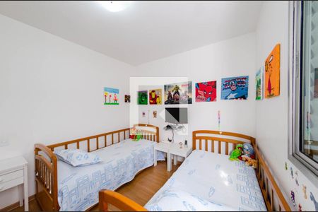 Apartamento à venda com 160m², 4 quartos e 3 vagasQuarto 2