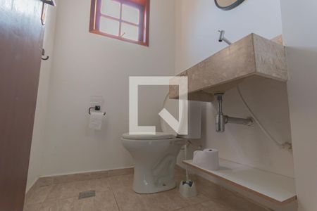 Casa de condomínio para alugar com 297m², 4 quartos e 2 vagas Casa de condomínio para alugar com 297m², 4 quartos e 2 vagasbanheiro 1