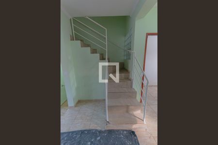 Casa de condomínio para alugar com 297m², 4 quartos e 2 vagas Casa de condomínio para alugar com 297m², 4 quartos e 2 vagasescada