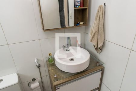 Casa à venda com 100m², 3 quartos e 2 vagasBanheiro 2