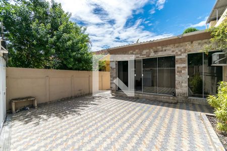 Casa à venda com 100m², 3 quartos e 2 vagasGaragem