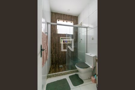 Casa à venda com 100m², 3 quartos e 2 vagasBanheiro 2