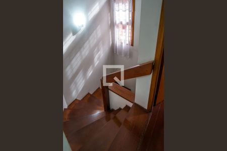 Casa de condomínio à venda com 150m², 3 quartos e 1 vagaEscada