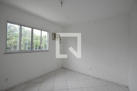 Quarto 1 de casa para alugar com 1 quarto, 50m² em Praça Seca, Rio de Janeiro