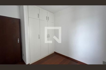Apartamento à venda com 180m², 4 quartos e 2 vagasQuarto 2