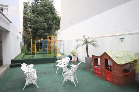 Apartamento para alugar com 66m², 2 quartos e sem vagaPlayground