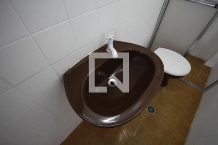 Apartamento para alugar com 66m², 2 quartos e sem vagaBanheiro
