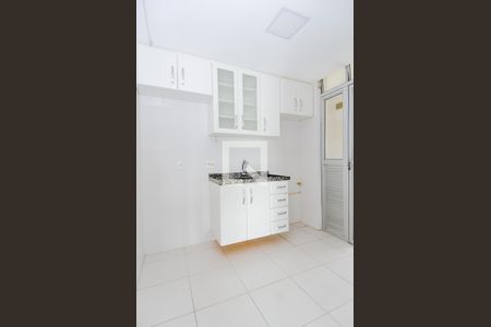 Cozinha de apartamento à venda com 3 quartos, 77m² em Picanço, Guarulhos
