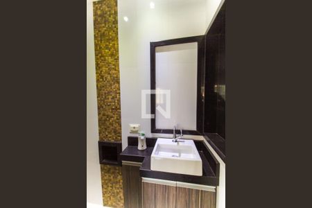 Casa à venda com 150m², 2 quartos e 2 vagas Casa à venda com 150m², 2 quartos e 2 vagasLavabo