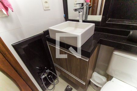 Casa à venda com 150m², 2 quartos e 2 vagas Casa à venda com 150m², 2 quartos e 2 vagasBanheiro