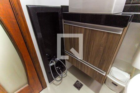 Casa à venda com 150m², 2 quartos e 2 vagas Casa à venda com 150m², 2 quartos e 2 vagasBanheiro