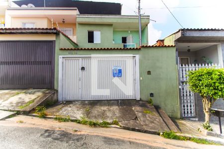 Casa à venda com 150m², 2 quartos e 2 vagas Casa à venda com 150m², 2 quartos e 2 vagasFachada