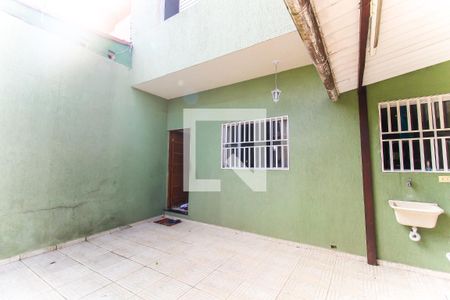 Casa à venda com 150m², 2 quartos e 2 vagas Casa à venda com 150m², 2 quartos e 2 vagasQuintal