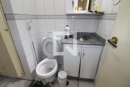 Banheiro de apartamento para alugar com 2 quartos, 45m² em Jardim Santa Terezinha (zona Leste), São Paulo