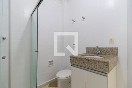 Banheiro de apartamento à venda com 1 quarto, 46m² em Centro, Campinas