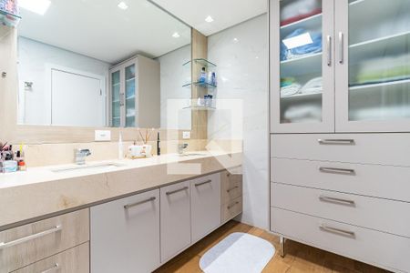 Casa de condomínio à venda com 316m², 4 quartos e 3 vagasBanheiro da Suíte 2