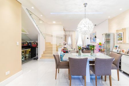 Casa de condomínio à venda com 316m², 4 quartos e 3 vagasSala