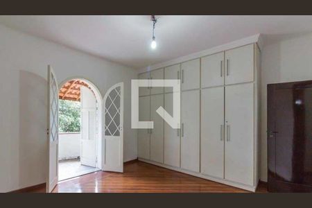 Casa à venda com 4 quartos, 330m² em Pacaembu, São Paulo