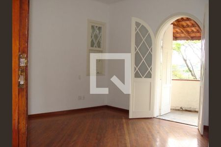 Casa à venda com 4 quartos, 330m² em Pacaembu, São Paulo