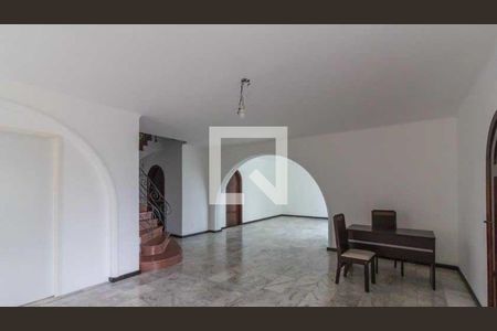 Casa à venda com 4 quartos, 330m² em Pacaembu, São Paulo