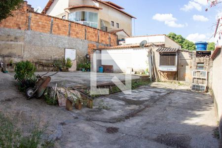 Casa à venda com 360m², 2 quartos e 1 vagaÁREA DE SERVIÇO