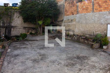 Casa à venda com 360m², 2 quartos e 1 vagaÁREA DE SERVIÇO