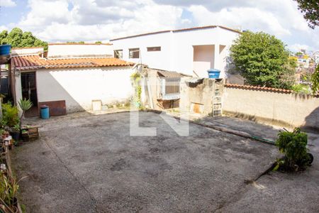 Casa à venda com 360m², 2 quartos e 1 vagaÁREA DE SERVIÇO