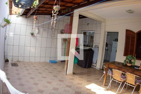Casa à venda com 360m², 2 quartos e 1 vagaÁREA DE SERVIÇO