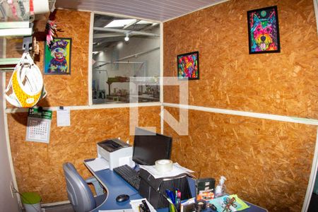 Casa à venda com 360m², 2 quartos e 1 vagaESCRITORIO GALPÃO