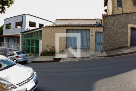 Casa à venda com 360m², 2 quartos e 1 vagaFACHADA