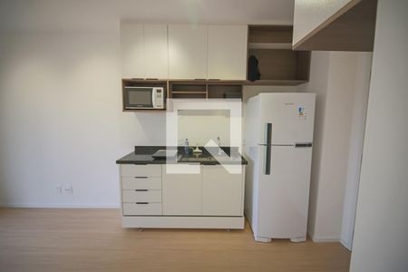 Sala / Cozinha de apartamento para alugar com 1 quarto, 32m² em Butantã, São Paulo
