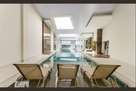 Apartamento para alugar com 68m², 2 quartos e 1 vagaPiscina