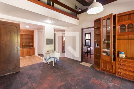 Sala de casa à venda com 3 quartos, 150m² em Vila Nova, Porto Alegre