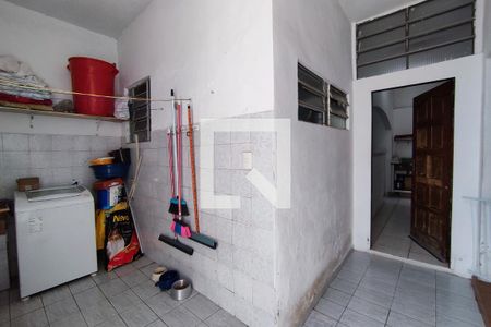 Casa à venda com 200m², 2 quartos e 1 vagaÁrea de Serviço